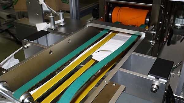 1658988509675598.jpg 鴨嘴型口罩機(jī)細(xì)節(jié)圖.jpg